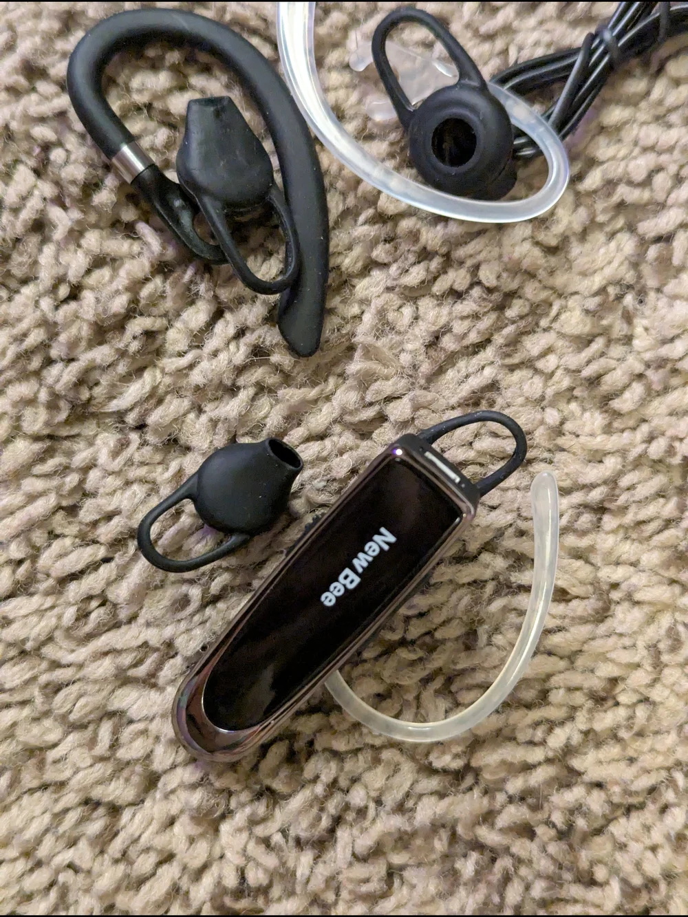 New Bee Bluetooth Headset with Carry Case - Black and Red